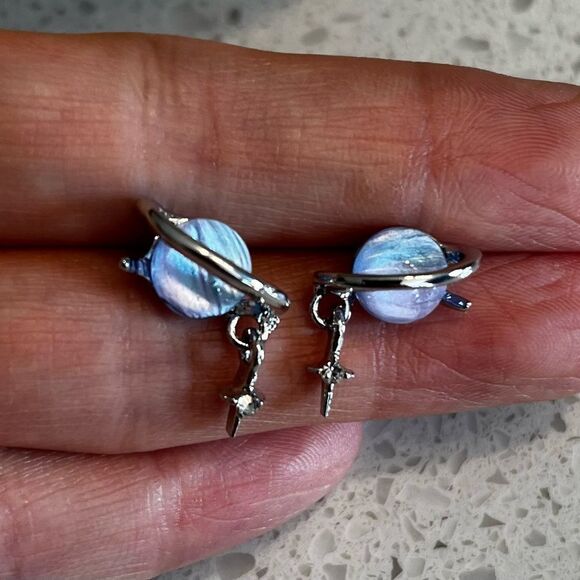 Planet Star Shaped Earrings - Picture 5 of 5